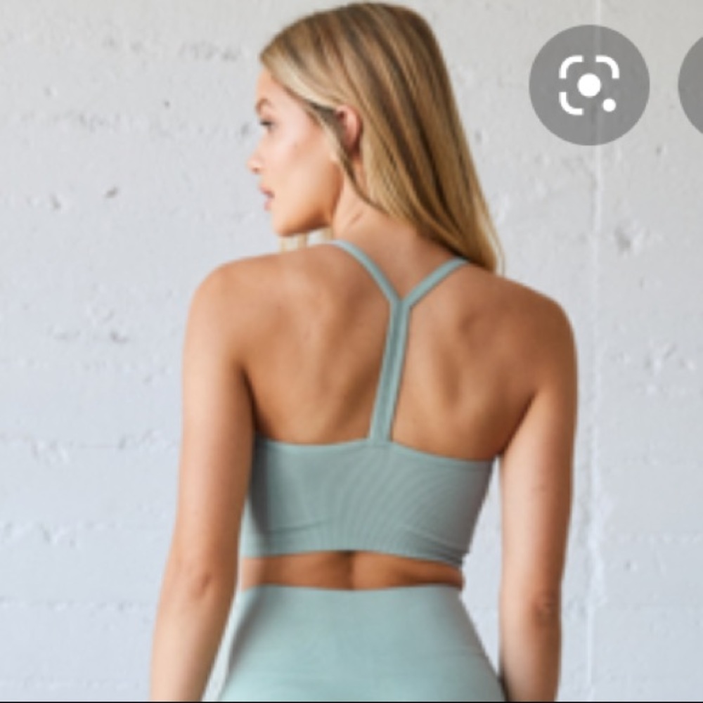 SET ACTIVE BODY CROP SPORTS BRA GEM COLOR